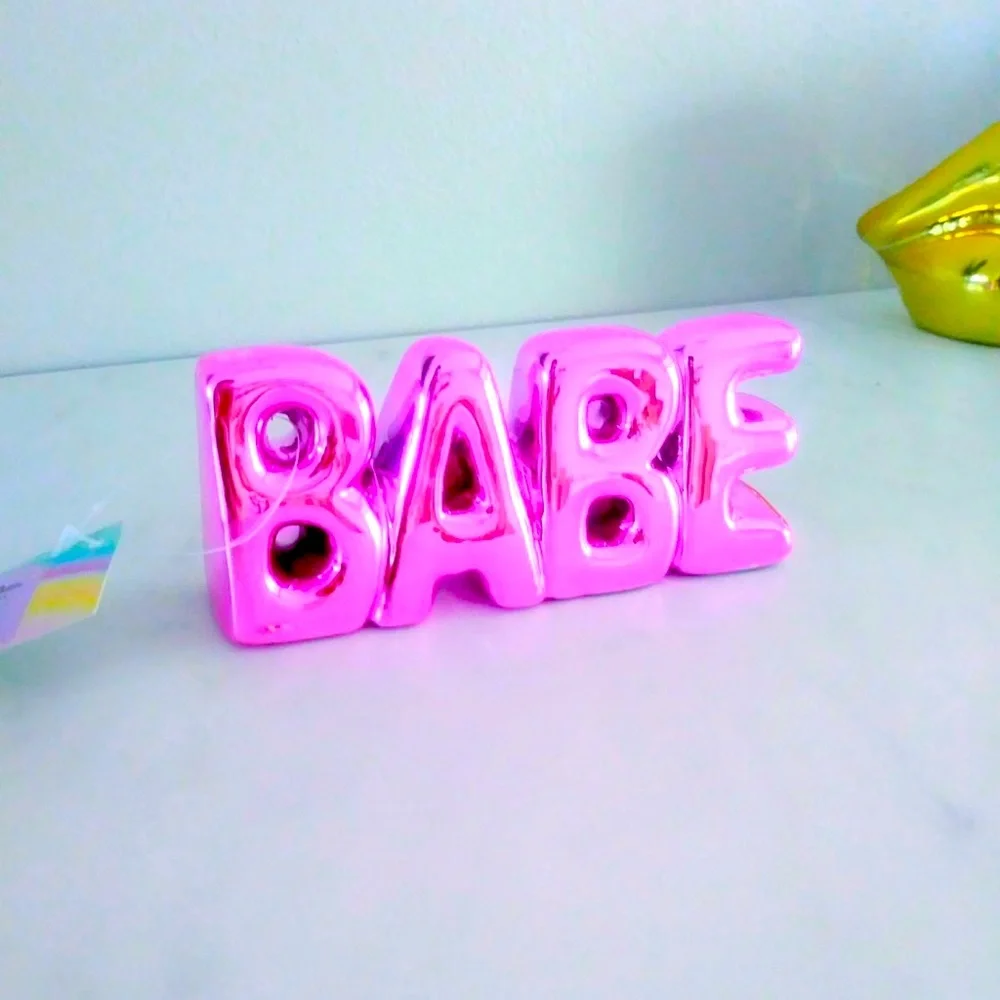 ✨Z GALLERIE BABE DECOR METALLIC PINK BOSS BABE SIGN OFFICE SIGN GLAM ROOM DECOR✨
